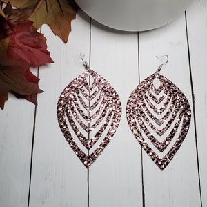 Lt pink glitter cut out earrings